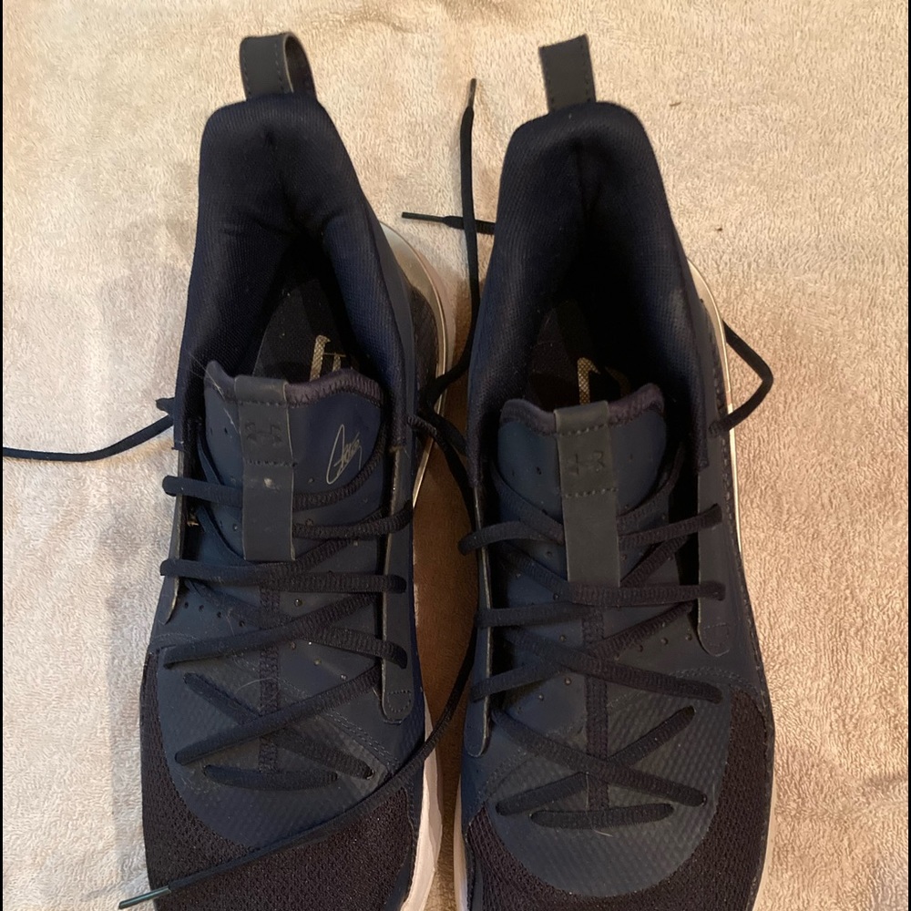Steph Curry 7, Size 13m Men’s gently used sneakers